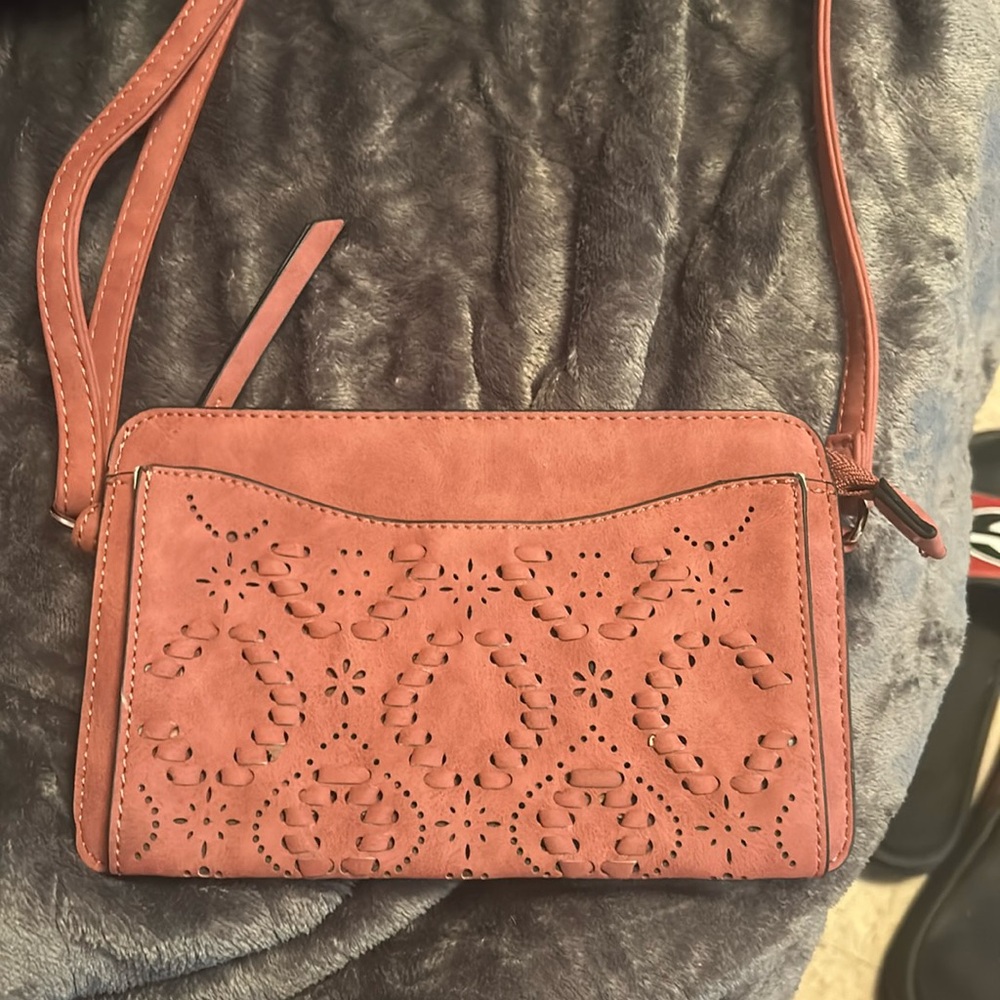 Adjustable crossbody